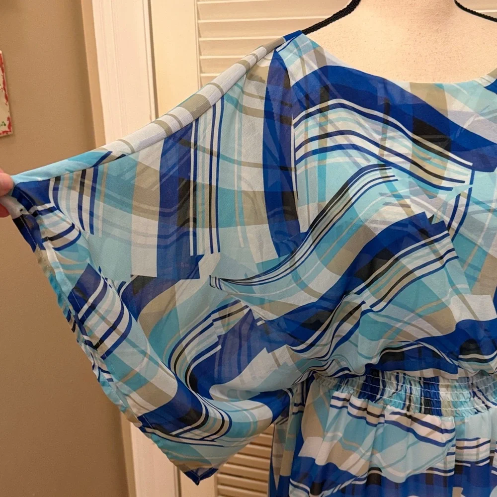 Calvin Klein Chiffon Kimono Dress in a Plaid Pattern of Blue and Tan and Green - Picture 6 of 16